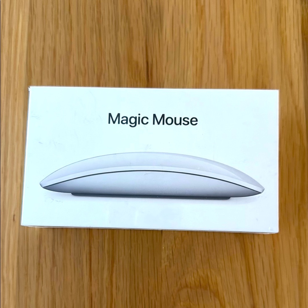 Apple Magic Mouse in Sleek White